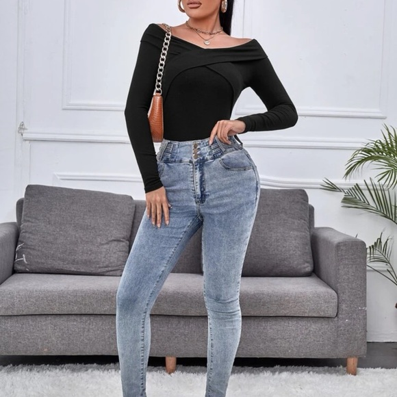 Off the shoulder top - Picture 3 of 4